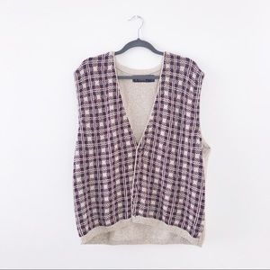 Roundtree & Yorke Sweater Vest in Red, Blue, Cream